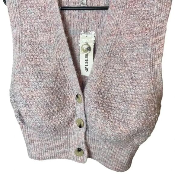 UO Urban Outfitters Women’s Sz Large Paige Textured Sweater Vest NWT - Picture 4 of 8
